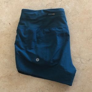 Lululemon shorts sz 6